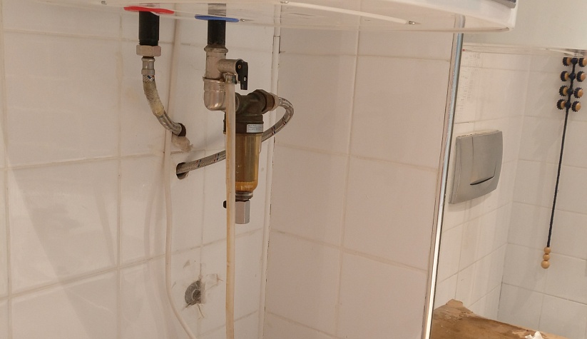 Замена водонагревателя в ванной комнате